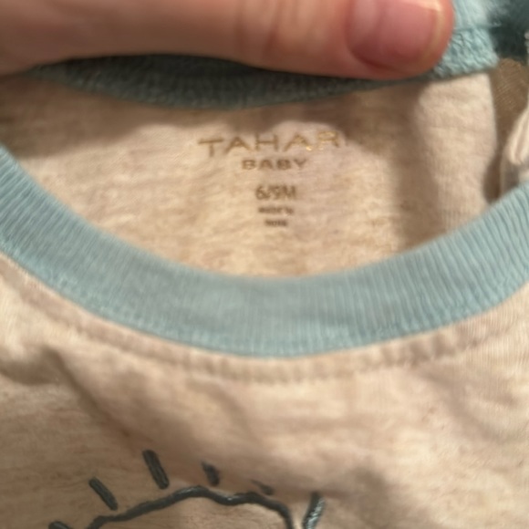 Tahari Baby 6-9M Matching set with Hat - Picture 5 of 5